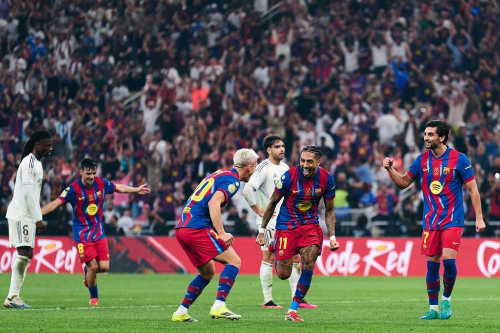 El brasileño Raphinha (FC Barcelona) celebra un gol en la Supercopa de España 2026 ante el Real Madrid. / RFEF